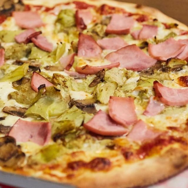 East Side Thin Crust 12" (6 Slices).