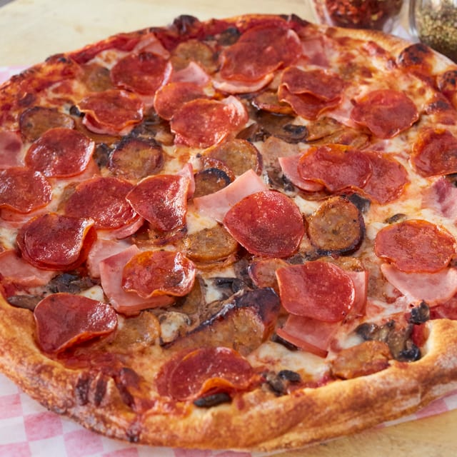 The Village Thin Crust 16" (8 Slices).
