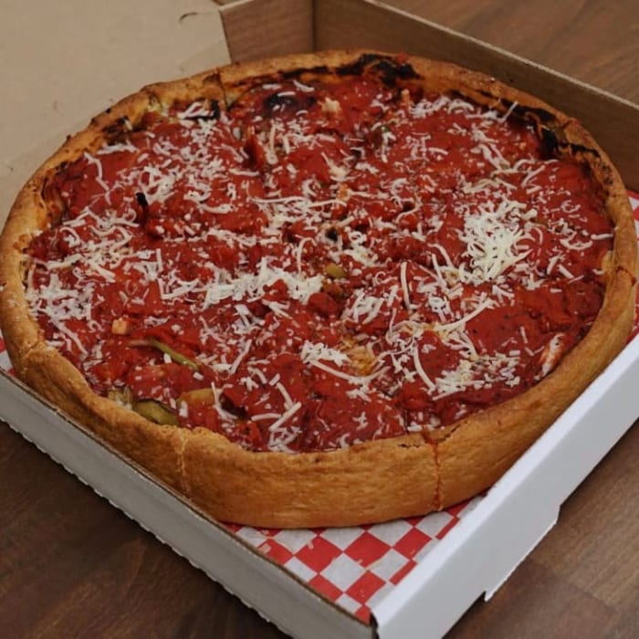 Rush Street Deep Dish 12" (8 Slices).