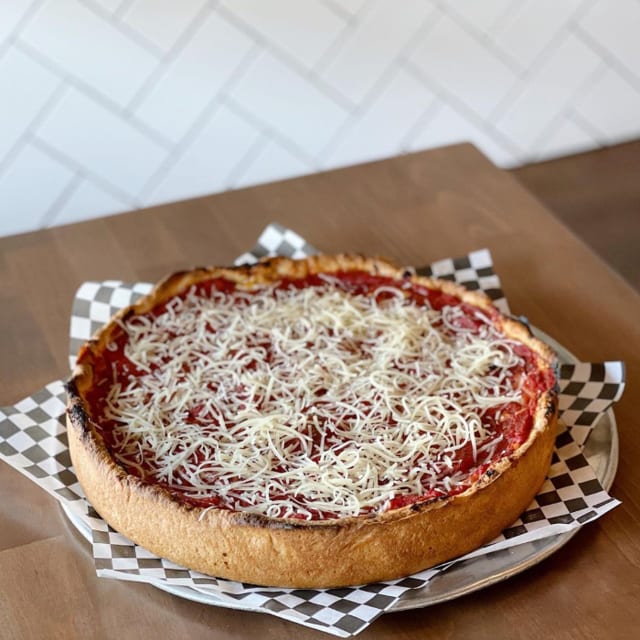 BBQ Chicken Deep Dish Pizza 12" (8 Slices).