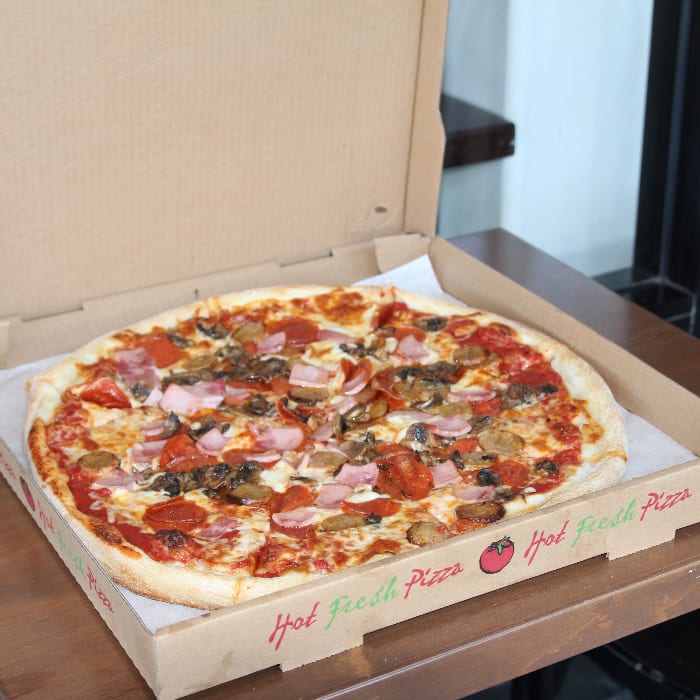 Rush Street Thin Crust 12" (6 Slices).